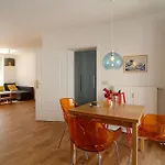 Amazing Dd Neustadt With Balcony! アパート