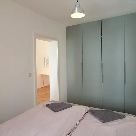 Apartment Amazing Dd Neustadt With Balcony! *